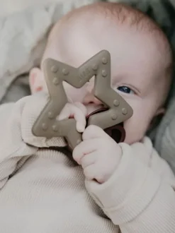 BIBS - vauvan purulelu star - dark oak