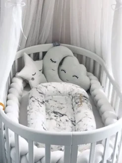 Velvet Palmikko reunasuoja pinnasänkyyn ja juniorisänkyyn - White