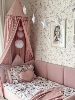 Vuodekatos jossa röyhelö, dirty pink